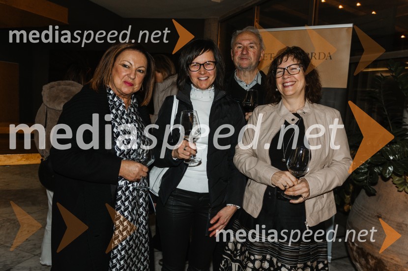  Maja Jerman Bratec, upokojena direktorica SNG Nova Gorica;  ... ;  Bojan Bratec;  ... Premiera Ko se mrtvi prebudimo, SNG Nova Gorica