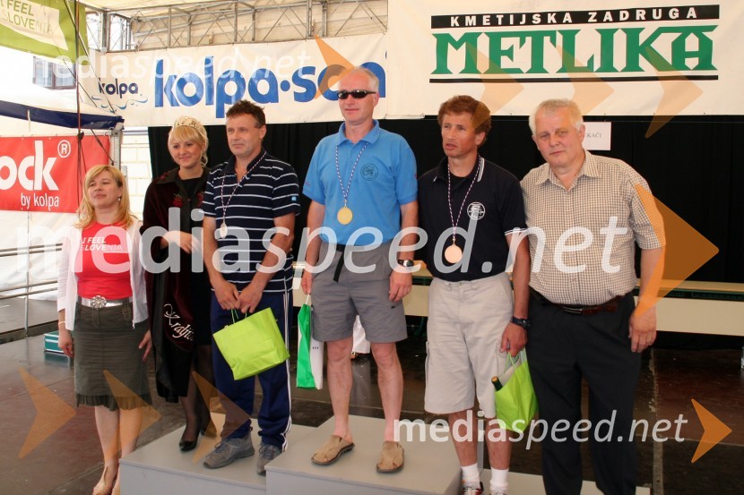Renata Brunskole, županja občine Metlika, Simona Žugelj, druga kraljica metliške črnine, Srečko Kobetič, Dragatuš, Zdravko Kukman, Marathon Novo mesto, Toni Žagar, ŠD Lončar Dolenja in Andrej Sever, predsednik Športne zveze Občine Metlika27. Vinska vigred