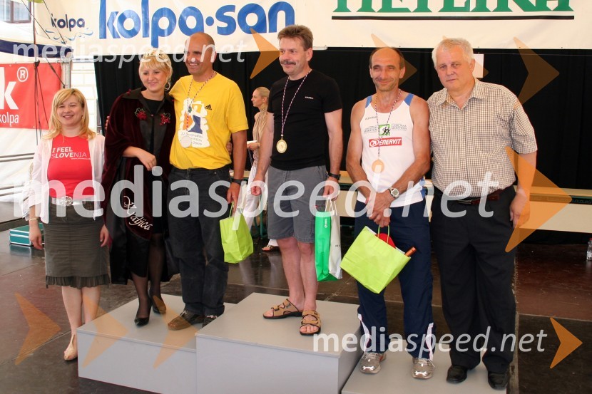 Renata Brunskole, županja občine Metlika, Simona Žugelj, druga kraljica metliške črnine, Milan Gornik, Grahovo, Zdravko Rakuša, Marathon Novo mesto, Zdravko Barič, Tekaški forum in Andrej Sever, predsednik Športne zveze Občine Metlika27. Vinska vigred