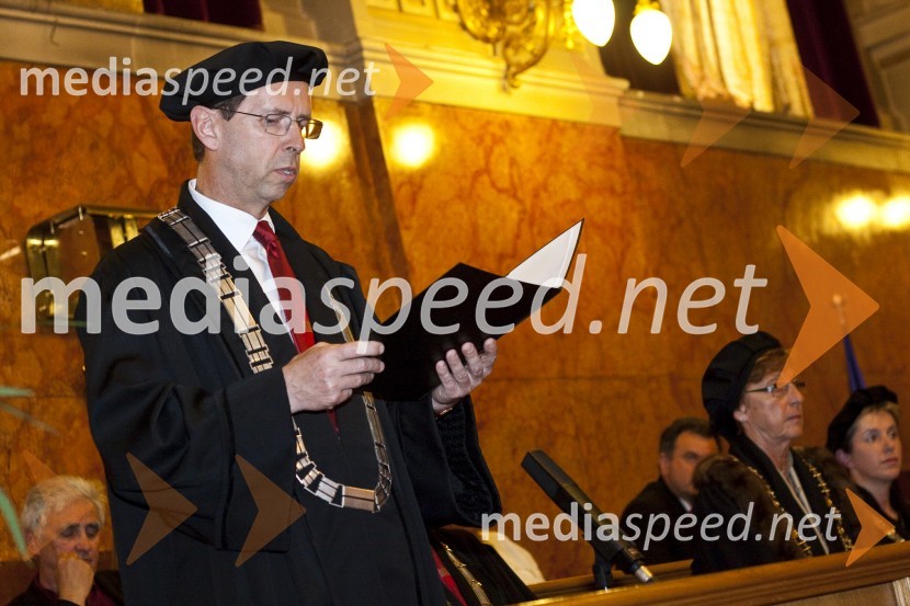 Prof. dr. Dušan Mramor, dekan Ekonomske fakultete Univerze v LjubljaniPromocija doktorjev znanosti Univerze v Ljubljani, 19. maj 2009