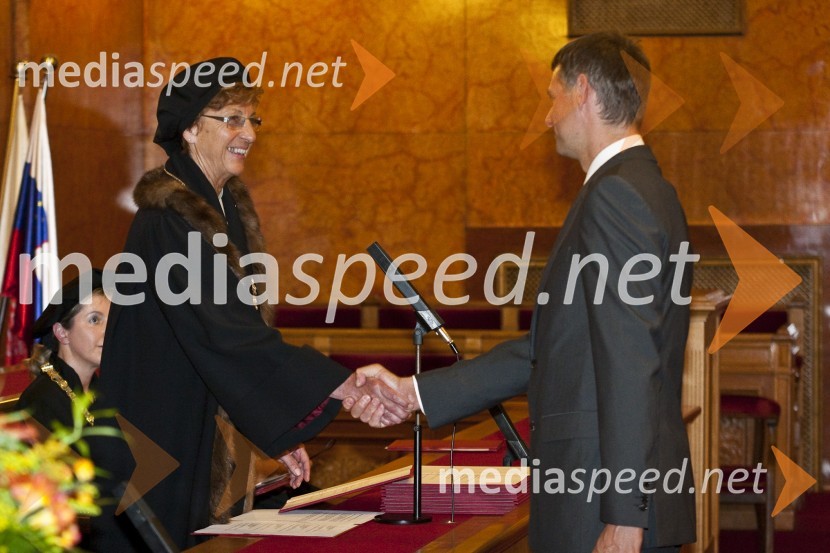 Prof. dr. Andreja Kocijančič, rektorica Univerze v Ljubljani in dr. Milan Jelovčan, Ekonomska fakulteta Univerze v LjubljaniPromocija doktorjev znanosti Univerze v Ljubljani, 19. maj 2009