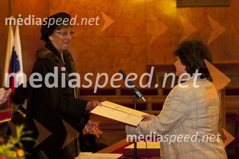 Prof. dr. Andreja Kocijančič, rektorica Univerze v Ljubljani in dr. Andreja Križman, Ekonomska fakulteta Univerze v LjubljaniPromocija doktorjev znanosti Univerze v Ljubljani, 19. maj 2009