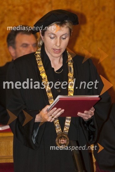 Prof. dr. Barbara Simončič, prodekanica Naravoslovnotehniške fakultete Univerze v LjubljaniPromocija doktorjev znanosti Univerze v Ljubljani, 19. maj 2009