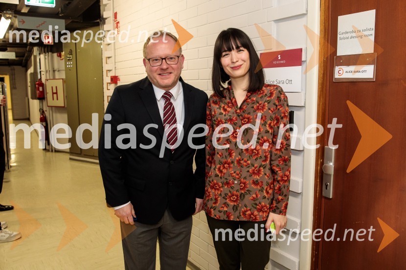 mag. Aleš Drenik, vodja programa resne glasbe, opere in balet, Cankarjev dom;   Alice Sara Ott, pianistkaSimfonični orkester mesta Birmingham, Cankarjev dom