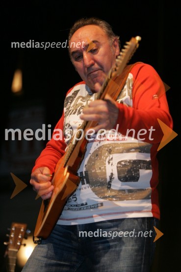 Vladimir Kočiš - Zec, skupina Novi FosiliNovi Fosili, koncert v Dvorani Tabor