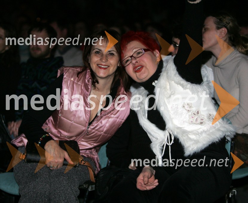 Andreja Kračun, žena Davorina Kračuna in Zdenka Križanič, mariborska mestna svetnicaNovi Fosili, koncert v Dvorani Tabor