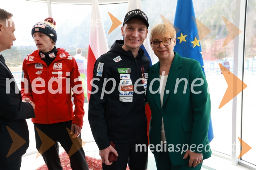  Anže Lanišek, smučarski skakalec; dr. Nataša Pirc Musar, predsednica Republike SlovenijePlanica 2024, četrtek