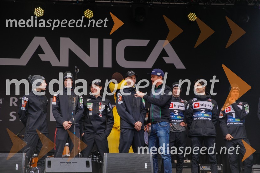  Domen Prevc, smučarski skakalec;  Lovro Kos, smučarski skakalec;  Anže Lanišek, smučarski skakalec;  Žak Mogel, smučarski skakalec;  Mitja Šeško, moderator prireditev ;  Žiga  Jelar, smučarski skakalec;  Maksim Bartolj, smučarski skakalec;  Matija Vidic, smučarski skakalecPlanica 2024, četrtek