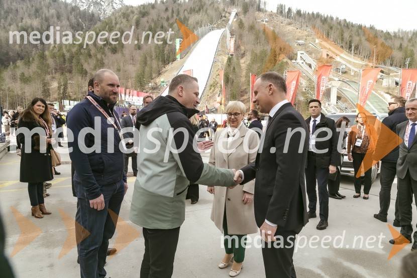  Tomaž Šušteršič, generalni sekretar organizacijskega komiteja Planica;  Andrzej Duda, predsednik Republike Poljske;  Uroš Zupan, direktor, Smučarska zveza Slovenije Planica 2024, četrtek