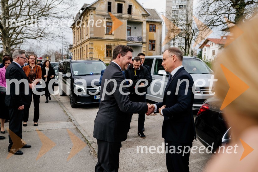 dr. Aleš Musar, lastnik Ruske dače;  Andrzej Duda, predsednik Republike PoljskeV Kranju postavili doprsni kip Prešernovega poljskega sodobnika