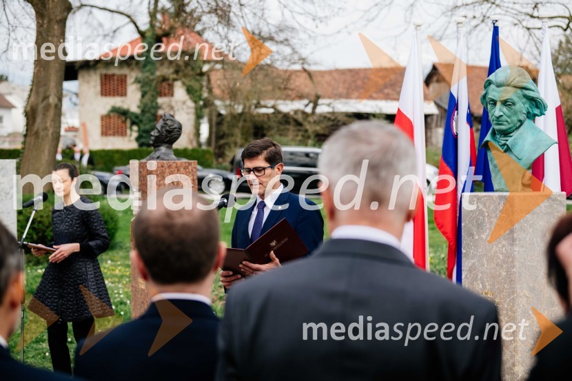  Matjaž Rakovec, župan Mestne občine KranjV Kranju postavili doprsni kip Prešernovega poljskega sodobnika