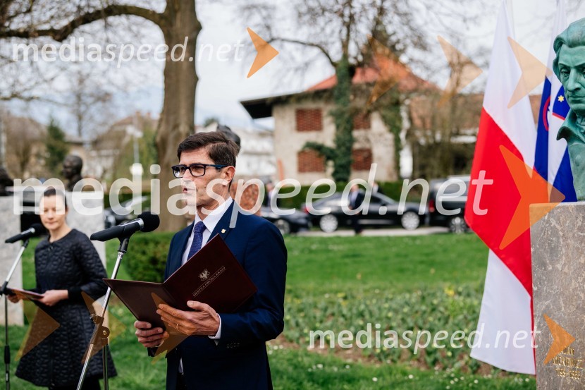  Matjaž Rakovec, župan Mestne občine KranjV Kranju postavili doprsni kip Prešernovega poljskega sodobnika