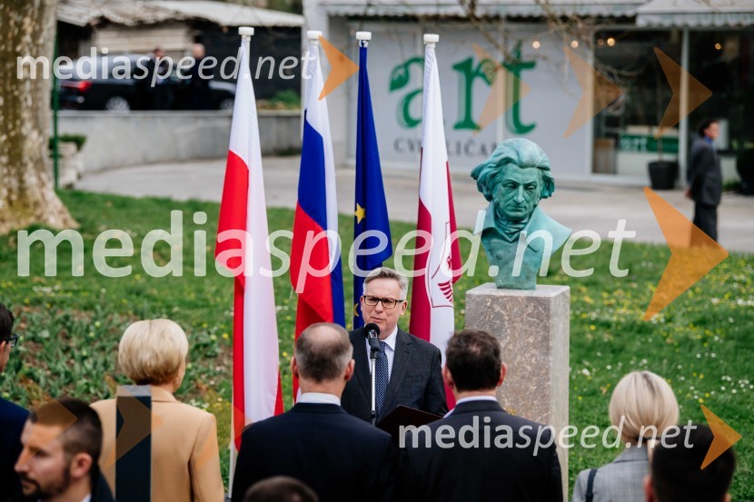  Krzysztof Olendzki, poljski veleposlanikV Kranju postavili doprsni kip Prešernovega poljskega sodobnika