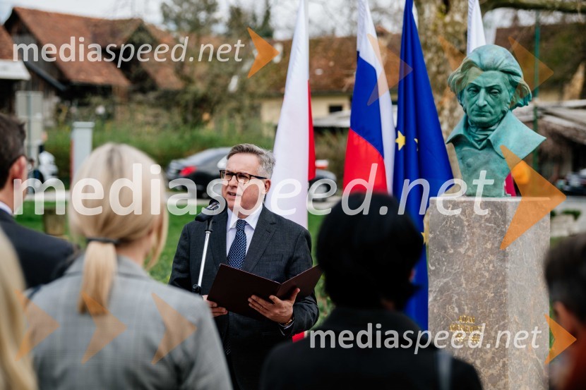  Krzysztof Olendzki, poljski veleposlanikV Kranju postavili doprsni kip Prešernovega poljskega sodobnika