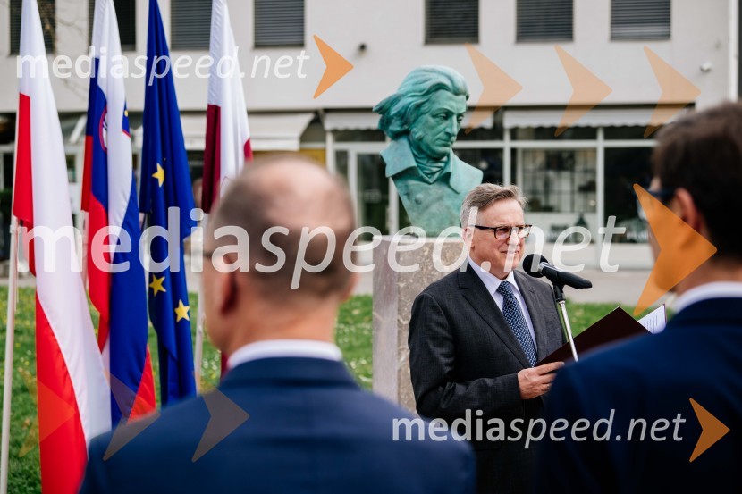  Krzysztof Olendzki, poljski veleposlanikV Kranju postavili doprsni kip Prešernovega poljskega sodobnika