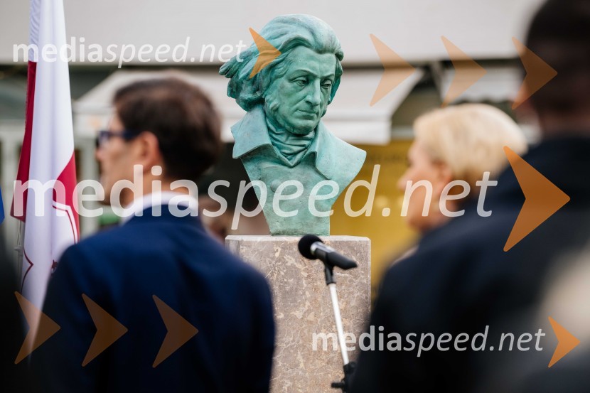 V Kranju postavili doprsni kip Prešernovega poljskega sodobnika