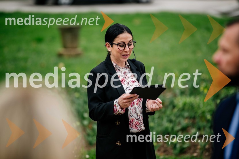  Saša Zadnik, novinarkaV Kranju postavili doprsni kip Prešernovega poljskega sodobnika