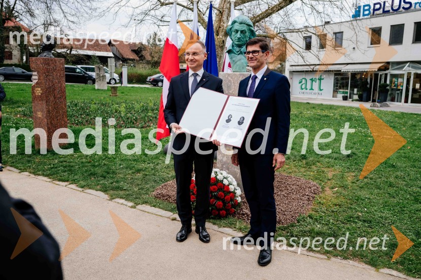  Andrzej Duda, predsednik Republike Poljske;  Matjaž Rakovec, župan Mestne občine KranjV Kranju postavili doprsni kip Prešernovega poljskega sodobnika