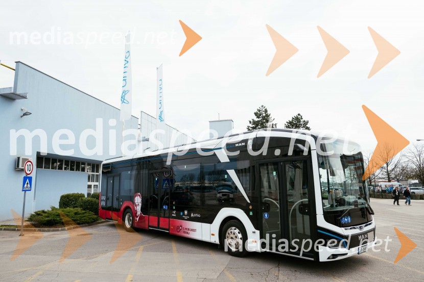 Na kranjskih cestah odslej osem električnih avtobusov