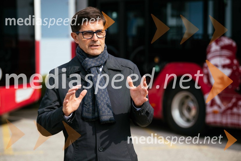  Matjaž Rakovec, župan Mestne občine KranjNa kranjskih cestah odslej osem električnih avtobusov