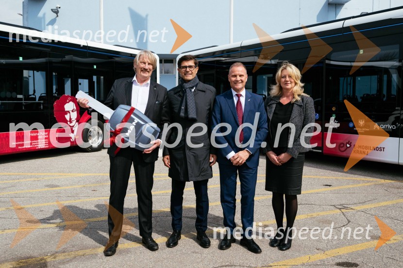  Bo Erik Stig Karlsson, Arriva;  Matjaž Rakovec, župan Mestne občine Kranj;  Jan Löwhagen, direktor, MAN Truck & Bus Slovenija, d. o. o;  ... Na kranjskih cestah odslej osem električnih avtobusov