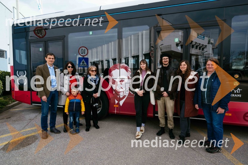 Na kranjskih cestah odslej osem električnih avtobusov