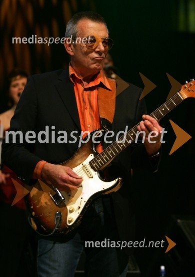 Marinko Colnago, basist skupine Novi FosiliNovi Fosili, koncert v Dvorani Tabor