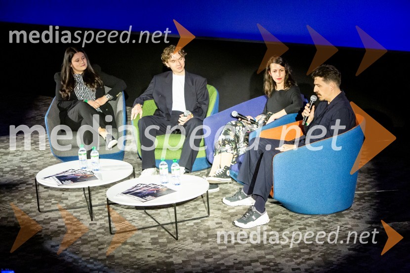  Eva Škedelj, vodja prodaje Metinih platform;  Marko Klemen, umetniški direktor, DROM agency;  Teja Rajšp, direktorica digitalnih projektov, agencijs Shift;  Drago Mlakar, kreativni direktor, agencija andGustavDan družbenih omrežij 2024