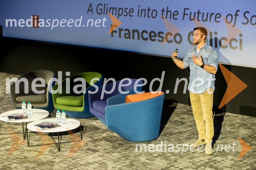  Francesco Colicci, vodja, HootsuiteDan družbenih omrežij 2024