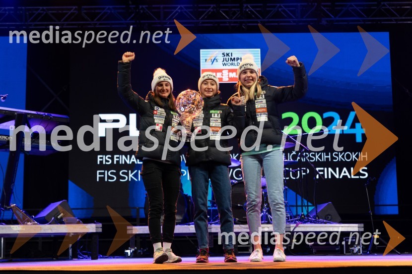  Katra Komar, smučarska skakalka;  Nika  Prevc, smučarska skakalka;  Taja Bodlaj, smučarska skakalkaPlanica 2024, petkov večerni program Miran Rudan inDESIGN