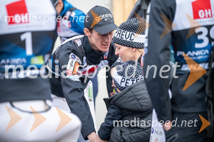  Peter  Prevc, smučarski skakalec;  Mina PrevcPlanica 2024, petek in zmaga Petra Prevca