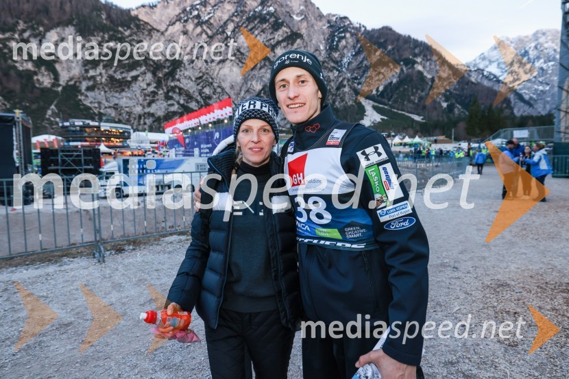  Mina Prevc;  Peter  Prevc, smučarski skakalecPlanica 2024, petek in zmaga Petra Prevca