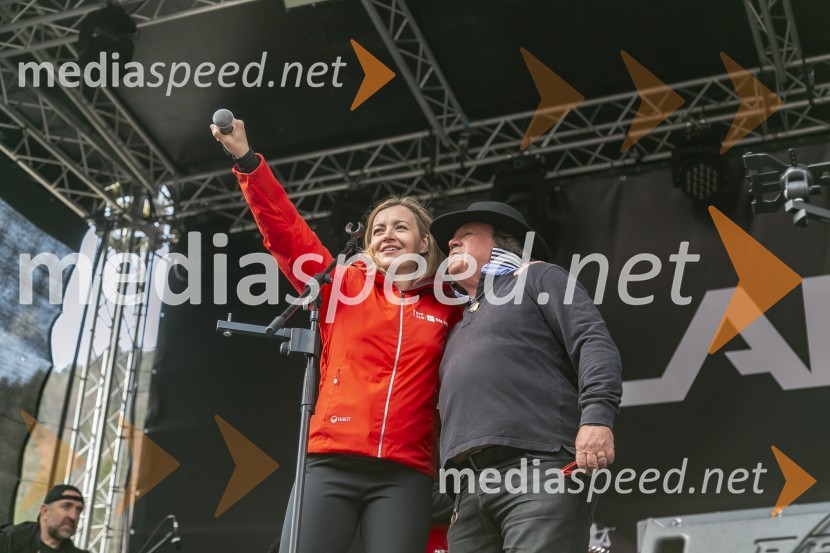  Anja Hlača Ferjančič, novinarka, RTV;  Peter Lovšin - Pero, pevecPlanica 2024, sobota