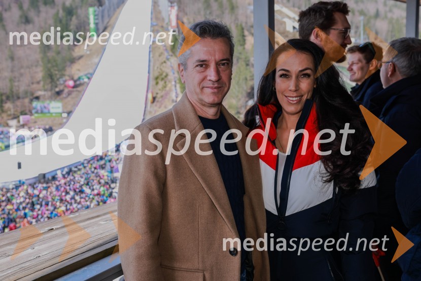 dr. Robert Golob, predsednik vlade RS;  Tina Gaber, fotomodelPlanica 2024, sobota