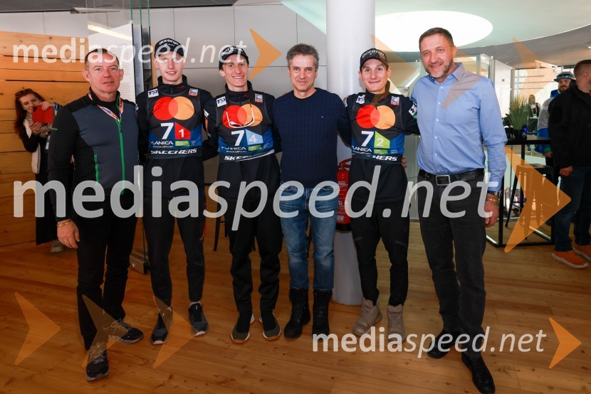  Enzo Smrekar, predsednik uprave Droge Kolinske in glavni direktor strateškega poslovnega področja v Atlantic Grupi, predsednik SZS, podpredsednik Olimpijskega komiteja Slovenije;  Lovro Kos, smučarski skakalec;  Peter  Prevc, smučarski skakalec; dr. Robert Golob, predsednik vlade RS;  Domen Prevc, smučarski skakalec;  Klemen Boštjančič, minister za financePlanica 2024, sobota