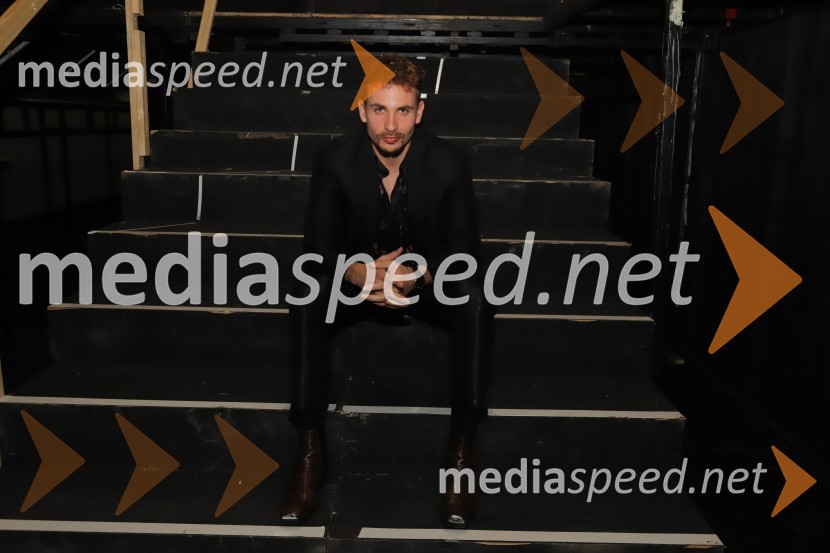  Žan Serčič, glasbenikGala večer z Žanom Serčičem