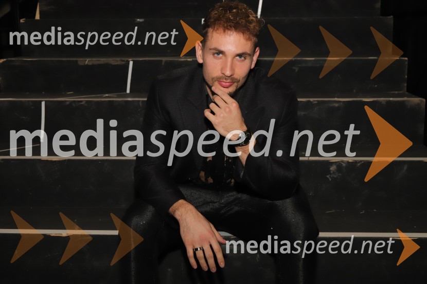  Žan Serčič, glasbenikGala večer z Žanom Serčičem