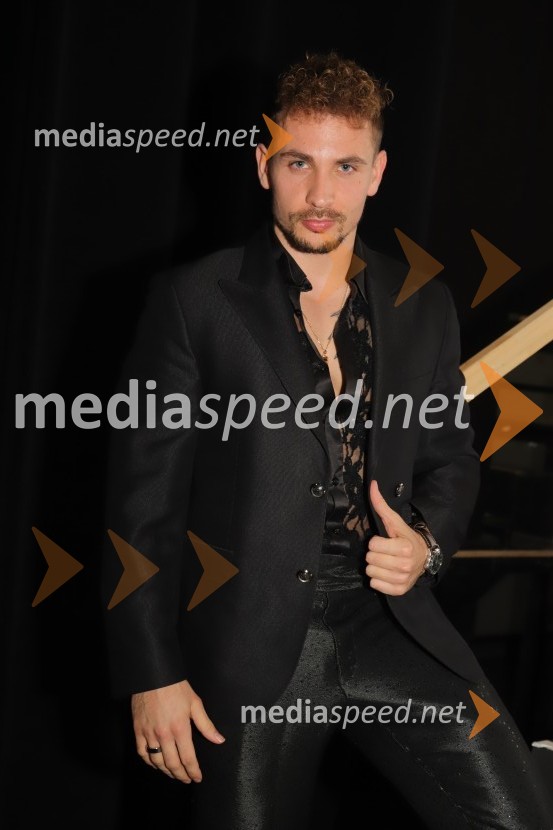  Žan Serčič, glasbenikGala večer z Žanom Serčičem