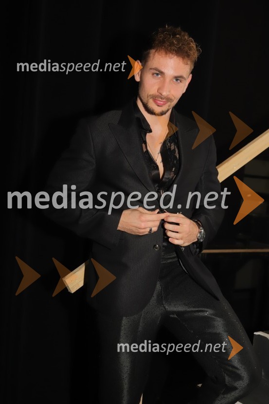  Žan Serčič, glasbenikGala večer z Žanom Serčičem