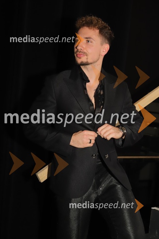  Žan Serčič, glasbenikGala večer z Žanom Serčičem