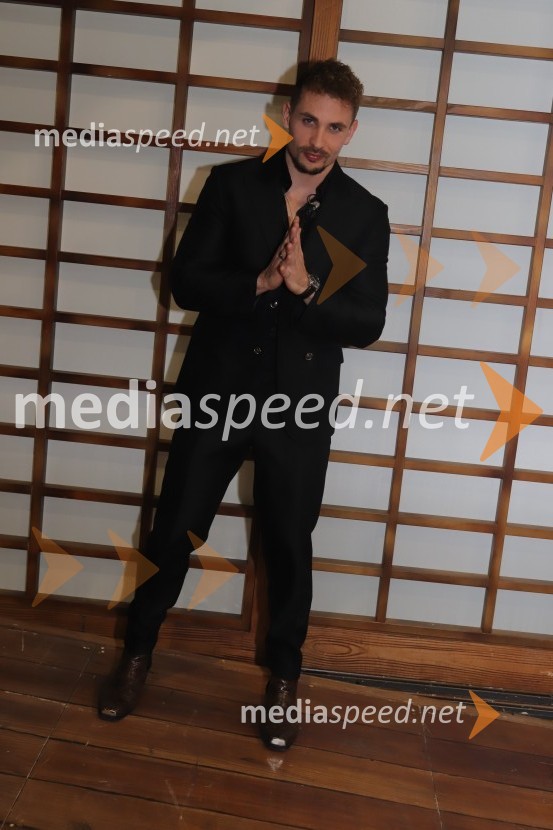  Žan Serčič, glasbenikGala večer z Žanom Serčičem