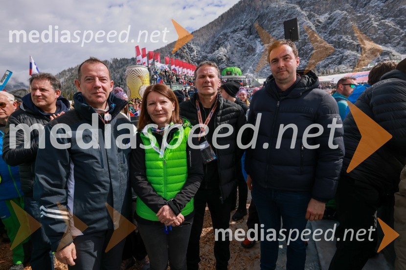  Enzo Smrekar, predsednik uprave Droge Kolinske in glavni direktor strateškega poslovnega področja v Atlantic Grupi, predsednik SZS, podpredsednik Olimpijskega komiteja Slovenije;  Mirjam Hočevar, direktorica financ, Pivovarna Laško Union d.o.o.;  Borut Cvetkovič, direktor podjetja Radgonske gorice;  Rok Capl, v.d. direktor, Spirit SloveniaPlanica 2024, nedelja