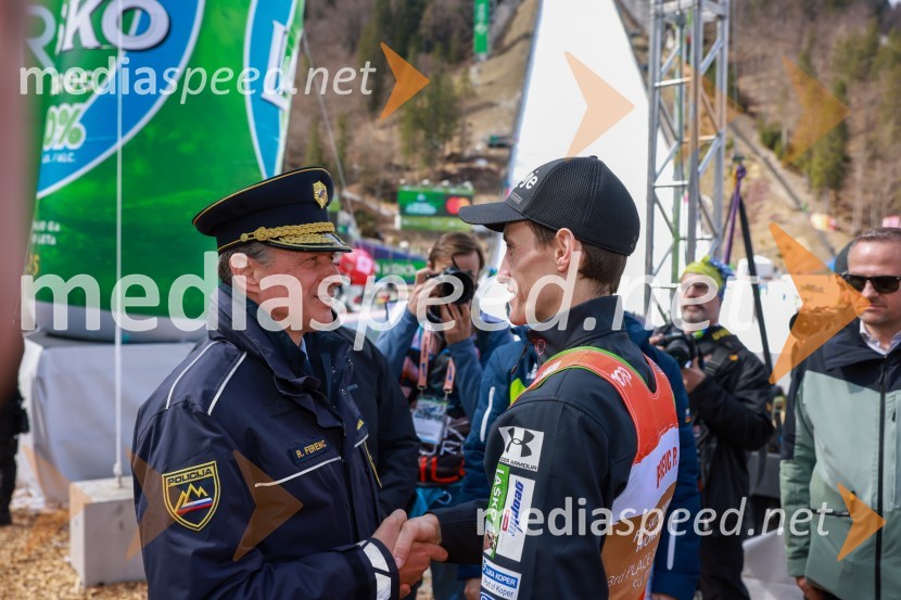 mag. Robert Ferenc, namestnik generalnega direktorja policije;  Peter  Prevc, smučarski skakalecPlanica 2024, nedelja