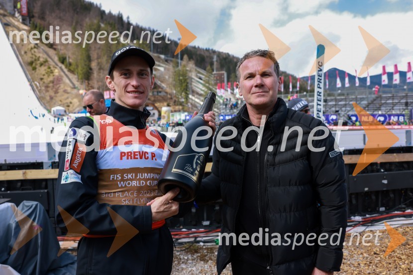  Peter  Prevc, smučarski skakalec;  Borut Cvetkovič, direktor podjetja Radgonske goricePlanica 2024, nedelja