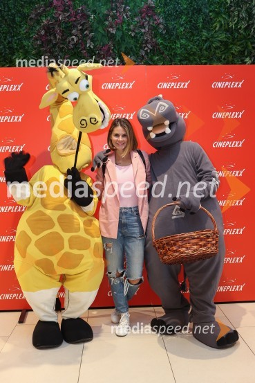  Teja  Jugovic, spletna vplivnica, Cool mamacitaPremiera animiranega filma Noetova barka, Cineplexx