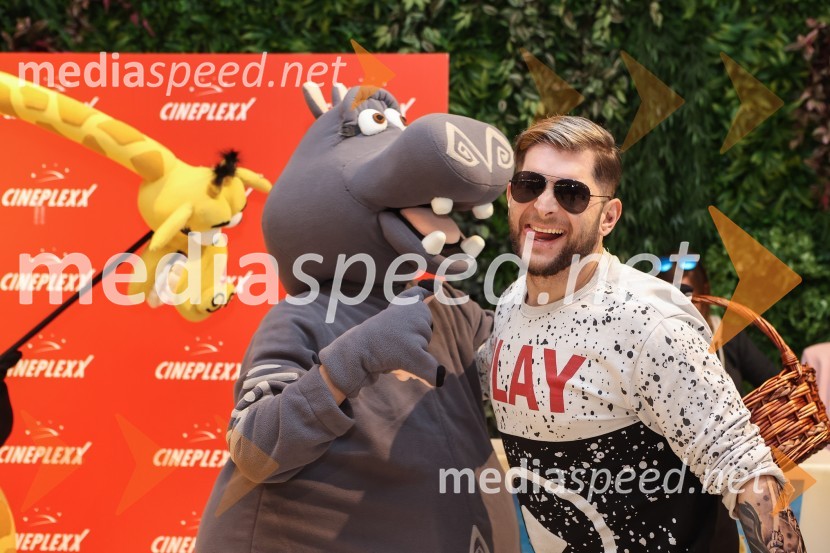  Klemen Bunderla, radijski voditelj, radio AktualPremiera animiranega filma Noetova barka, Cineplexx