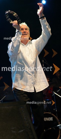 Nenad Šarić, bobnar skupine Novi Fosili in mož Sanje DoležalNovi Fosili, koncert v Dvorani Tabor