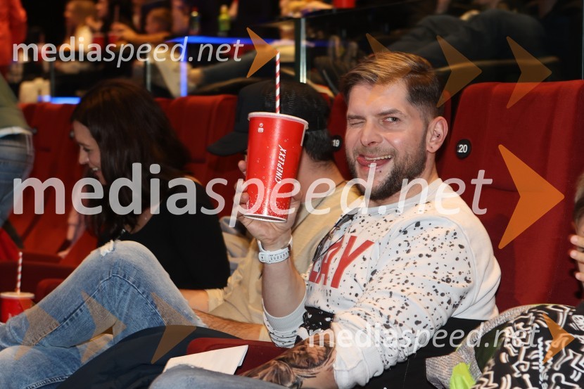  Klemen Bunderla, radijski voditelj, radio AktualPremiera animiranega filma Noetova barka, Cineplexx