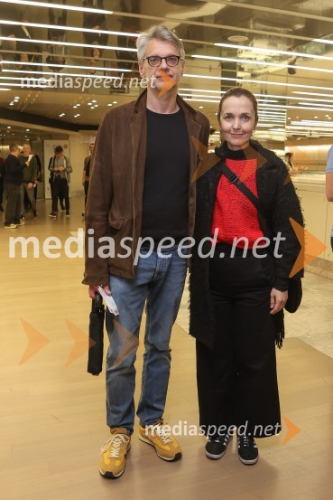  Primož Ekart, igralec, režiser;  Maja Kunšič, igralkaPlesna uprizoritev Marco da Silva Ferreira: Kadaver v Cankarjevem domu