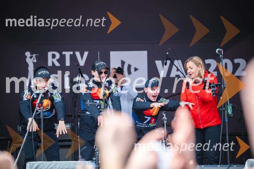  Peter  Prevc, smučarski skakalec;  Domen Prevc, smučarski skakalec;  Lovro Kos, smučarski skakalec;  Anja Hlača Ferjančič, novinarka, RTVPlanica 2024, sobota